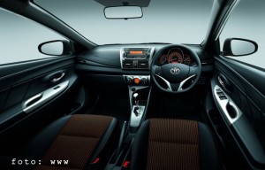 dashboard mirip All New Vios dengan dashboard rata. Cocok untuk setingan audio